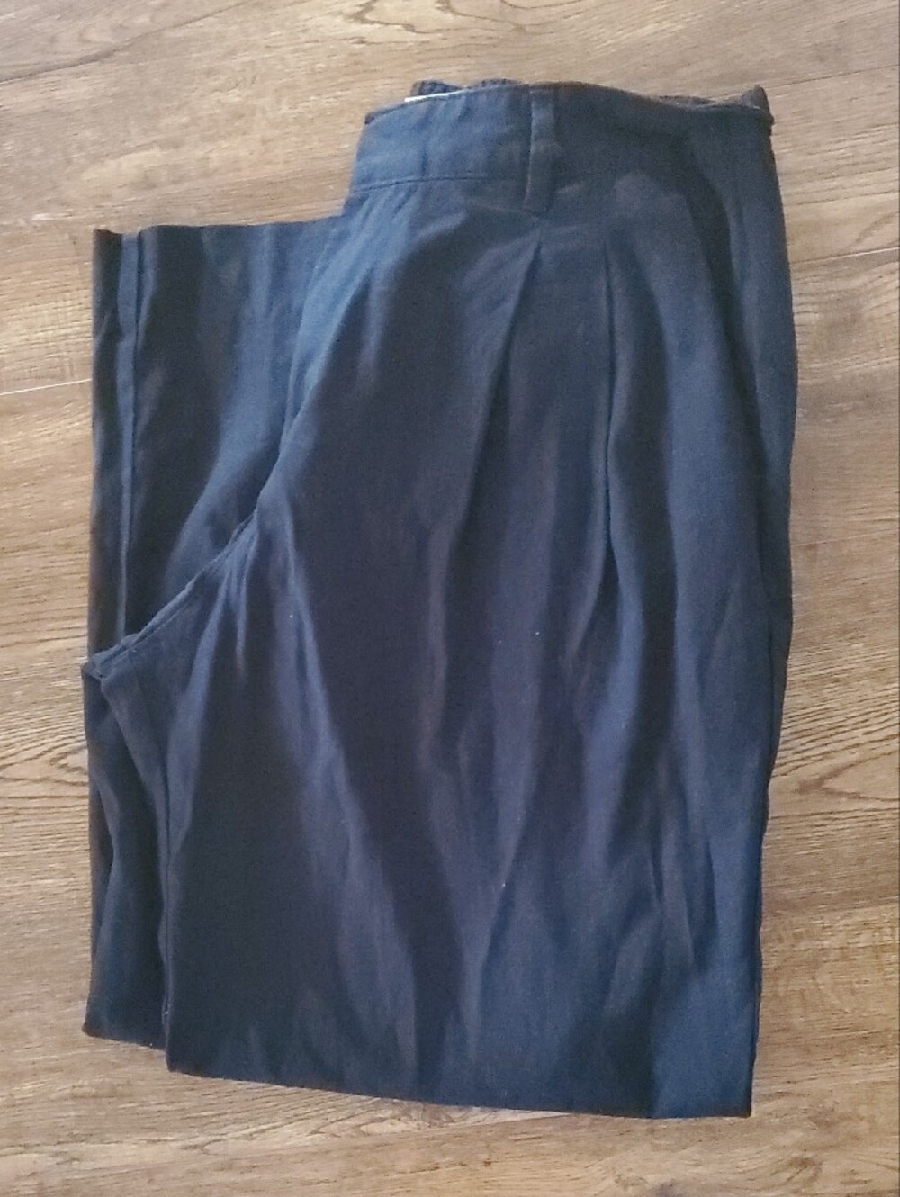 Men's Black Dress Pants - Classic Pleated Trousers - Picture 3 of 5
